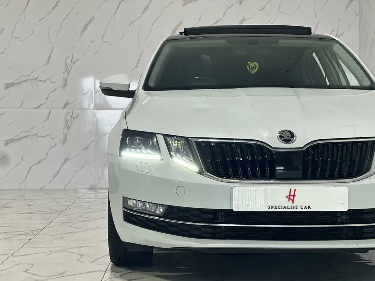 2017-skoda-octavia-20tdi-se-l-hatchback-big-5