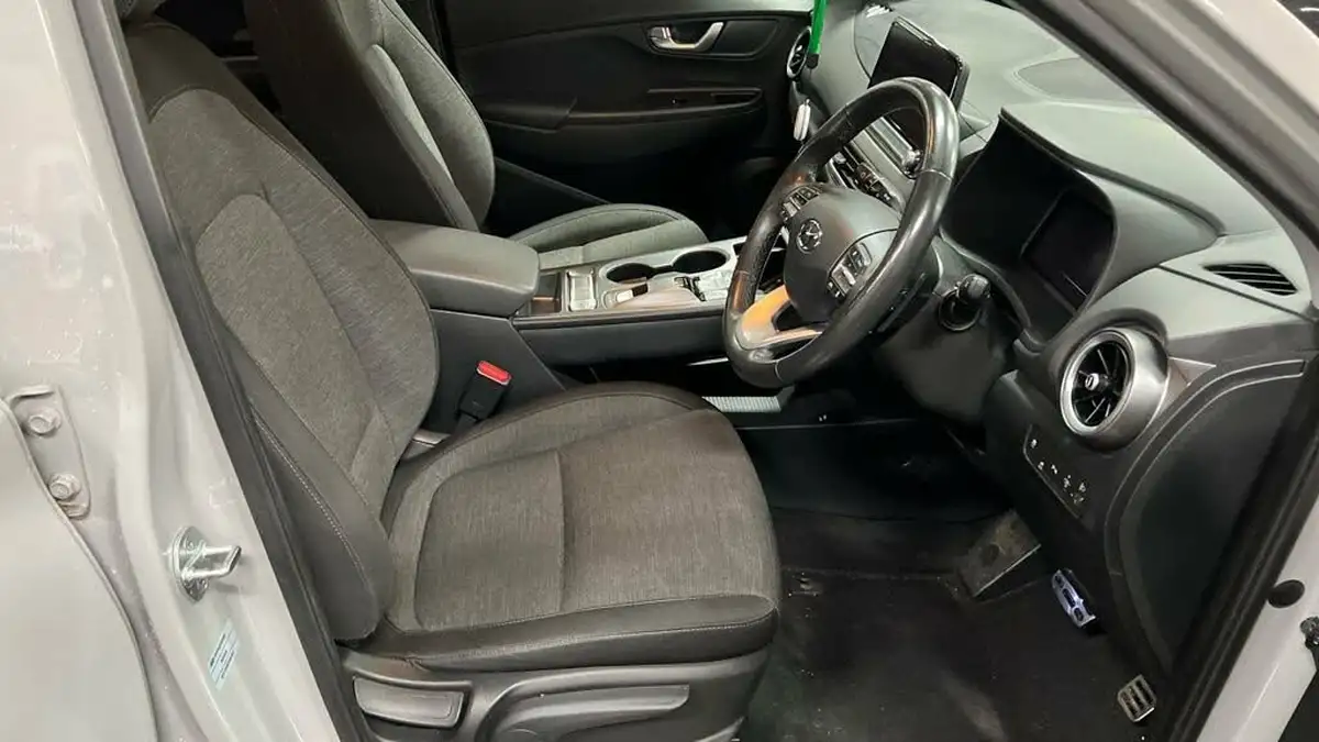 2022-hyundai-kona-e-premium-204ps-64kwh-7kw-obc-big-2