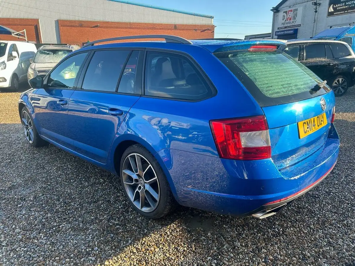 2014-skoda-octavia-20tdi-vrs-estate-dsg-big-4