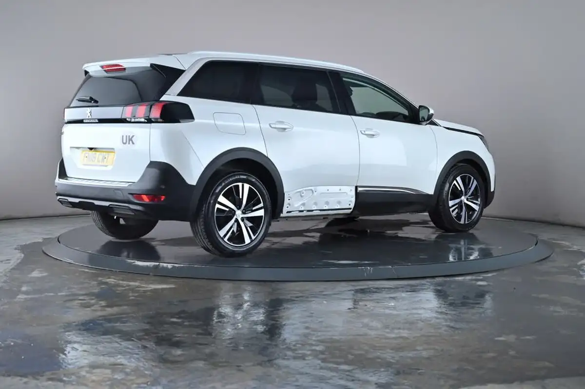 2018-peugeot-5008-suv-12-puretech-allure-eat6-big-26