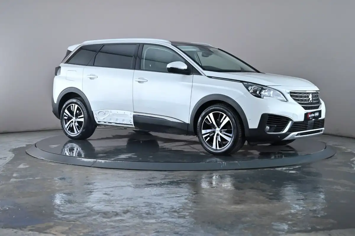 2018-peugeot-5008-suv-12-puretech-allure-eat6-big-0