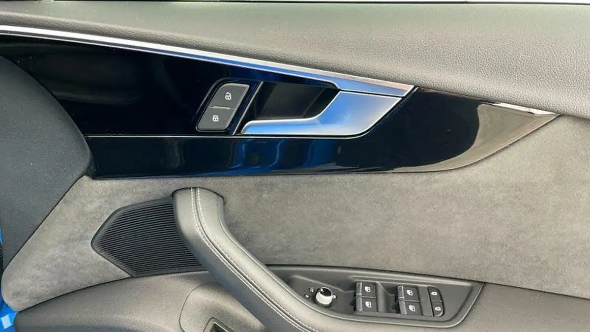 2022-audi-s4-30tdi-v6-black-edition-big-18