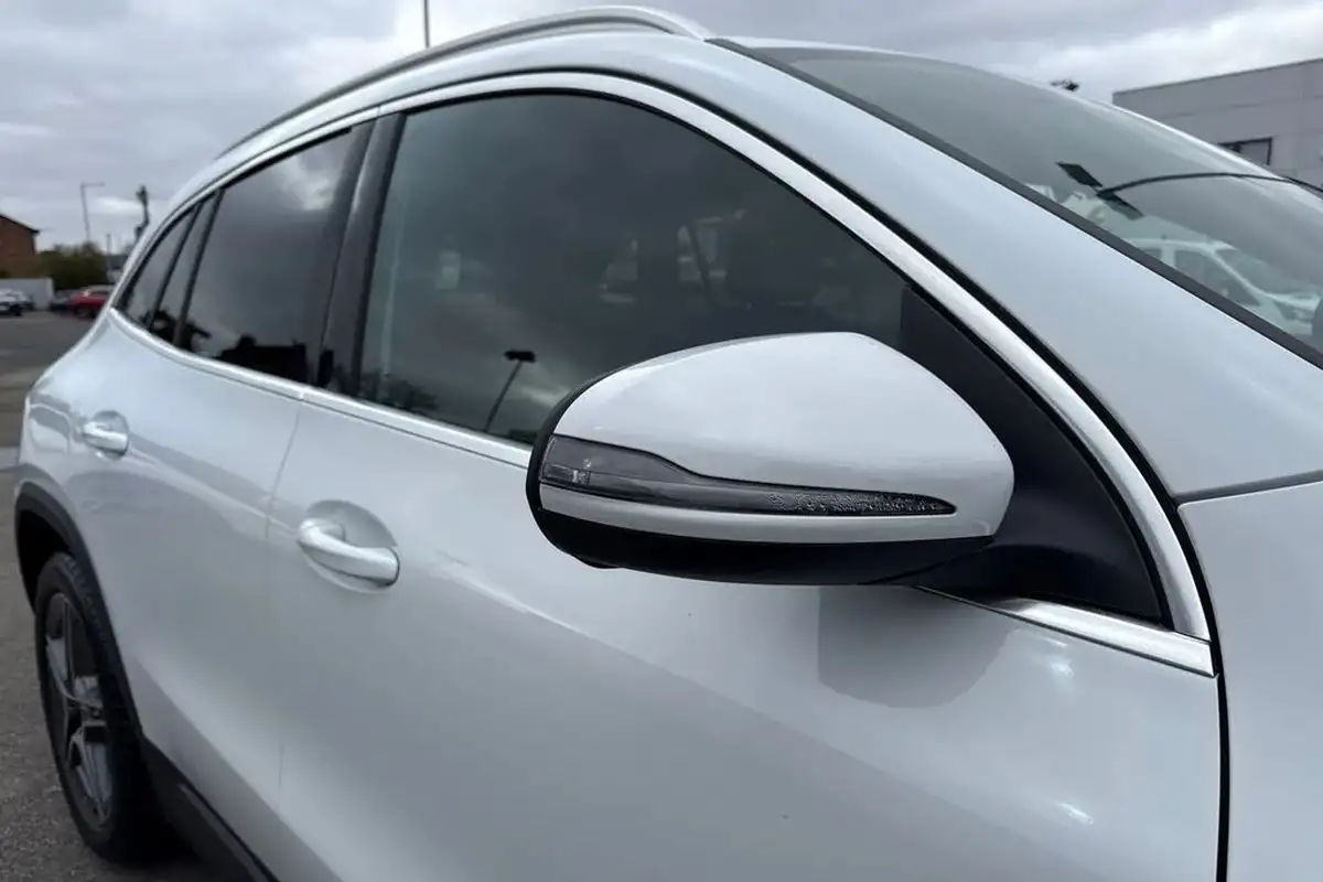 2021-mercedes-benz-gla-class-13-gla-200-amg-line-big-41