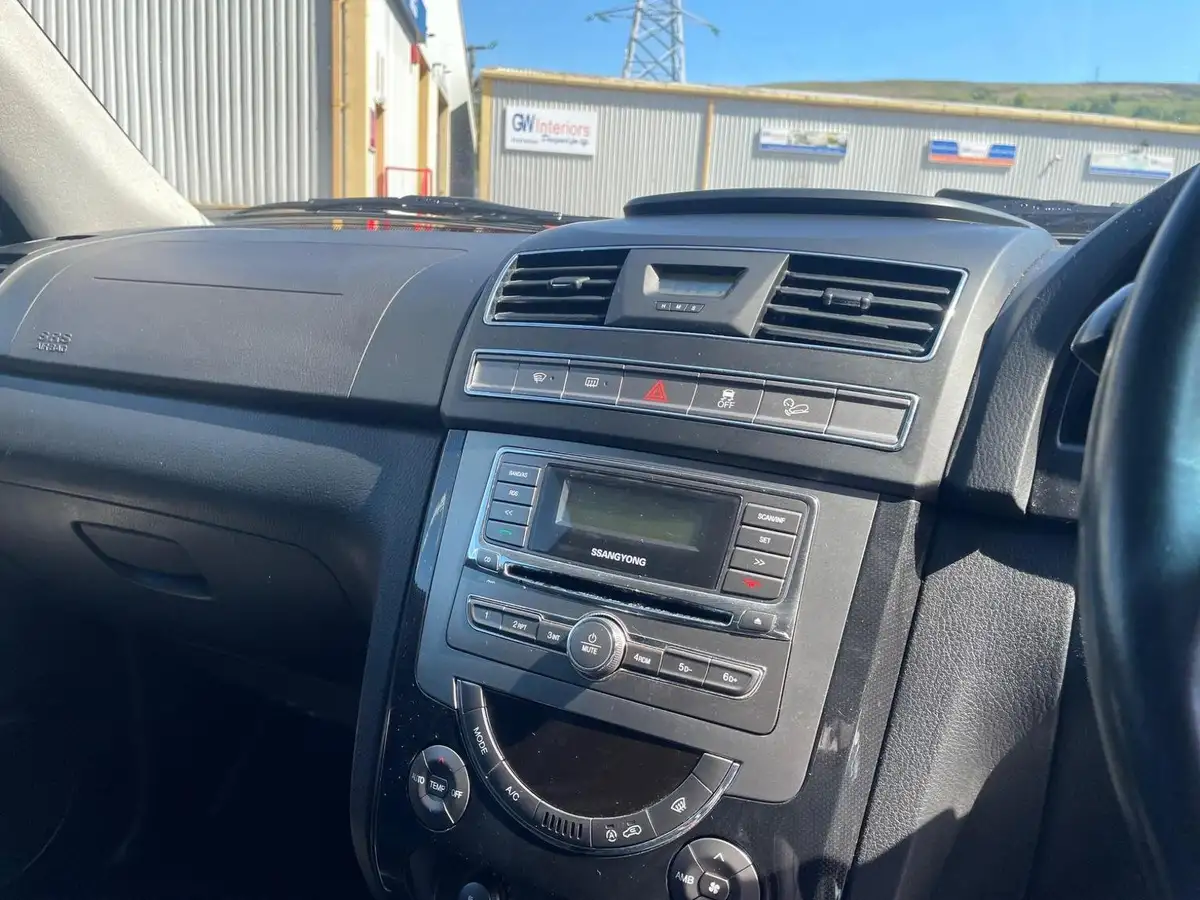 2016-kgm-ssangyong-rexton-w-22td-ex-big-6