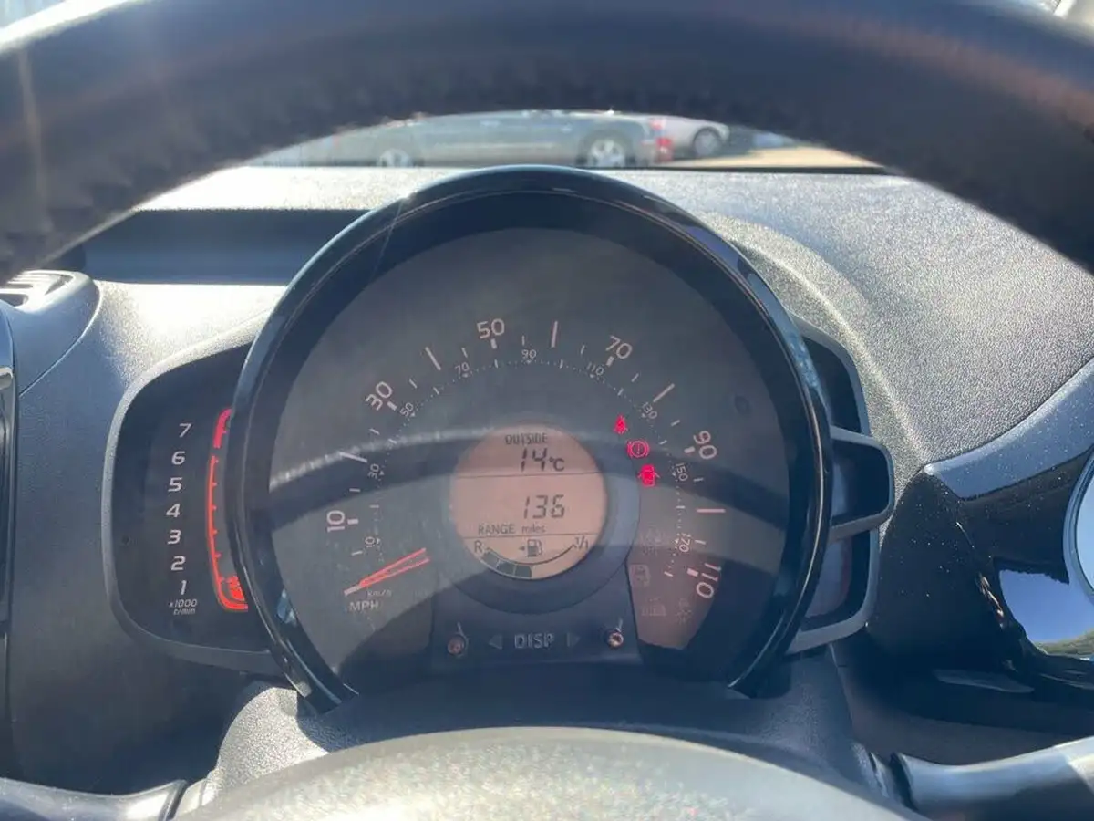 2015-toyota-aygo-10-vvt-i-x-clusiv-5d-big-21