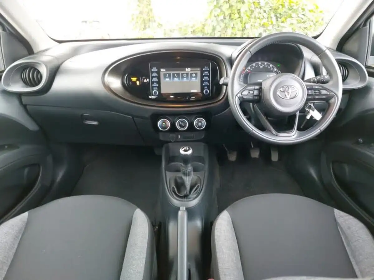 2023-toyota-aygo-x-10-vvt-i-pure-big-2