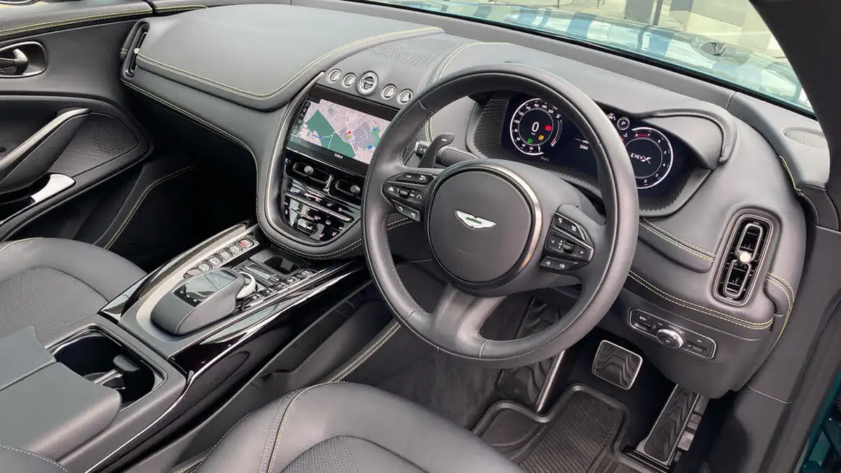 2023-aston-martin-dbx-40-v8-big-2
