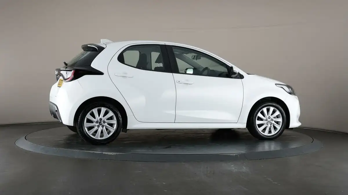 2022-toyota-yaris-15-vvt-i-icon-big-53