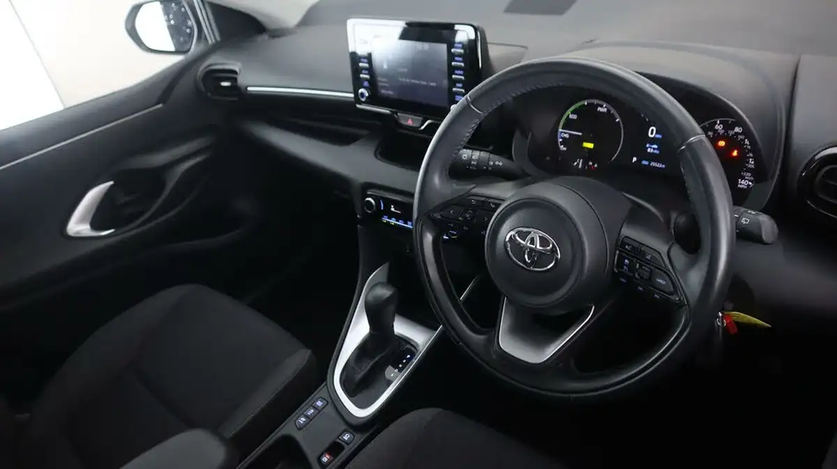 2022-toyota-yaris-15-vvt-i-icon-big-8