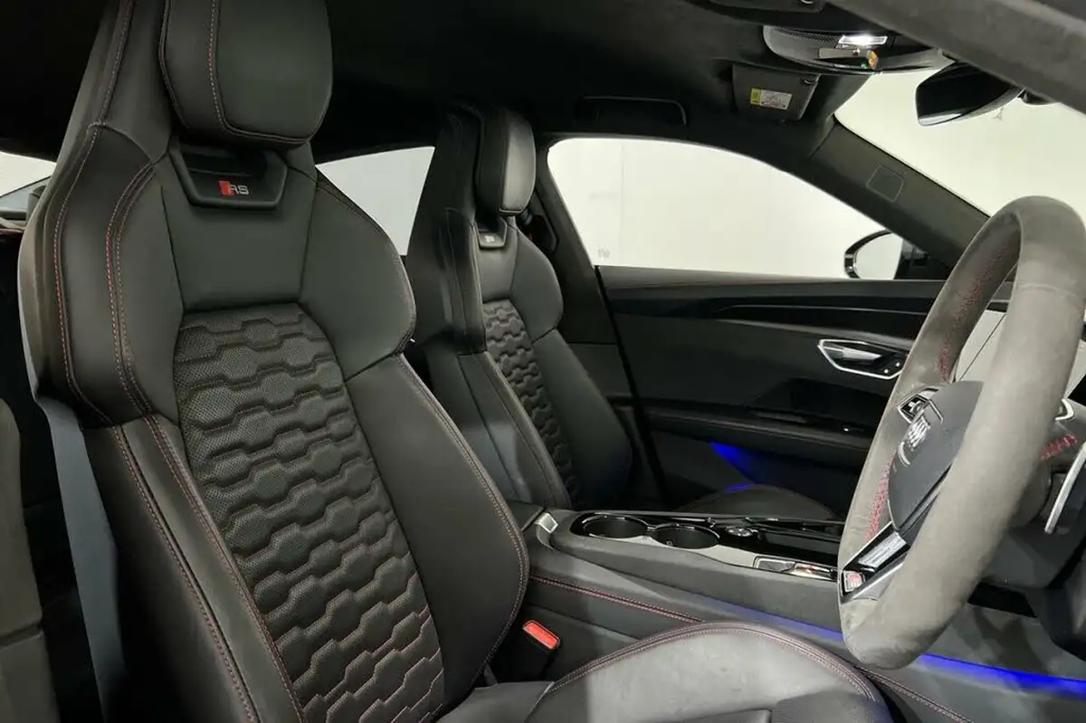 2021-audi-rs-e-tron-gt-e-carbon-vorsprung-big-17