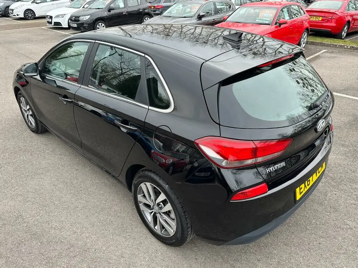 2017-hyundai-i30-10-t-gdi-se-nav-blue-drive-hatchback-big-20