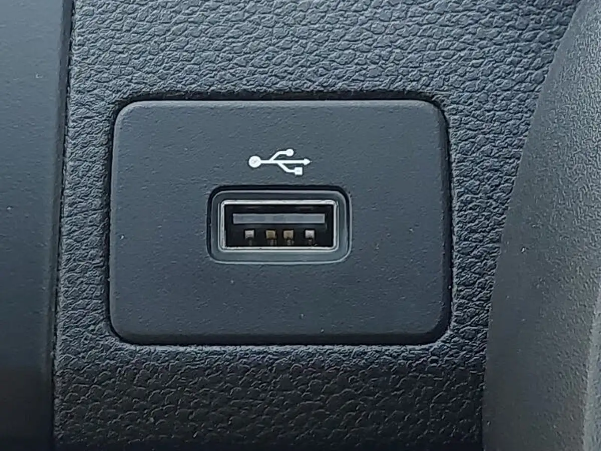 2021-dacia-sandero-10-sce-essential-big-10