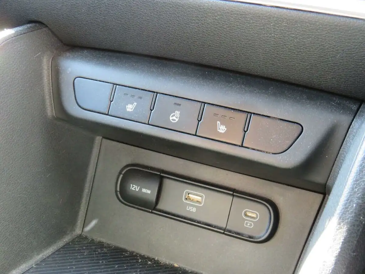 2022-kia-sportage-16-t-gdi-launch-edition-big-17