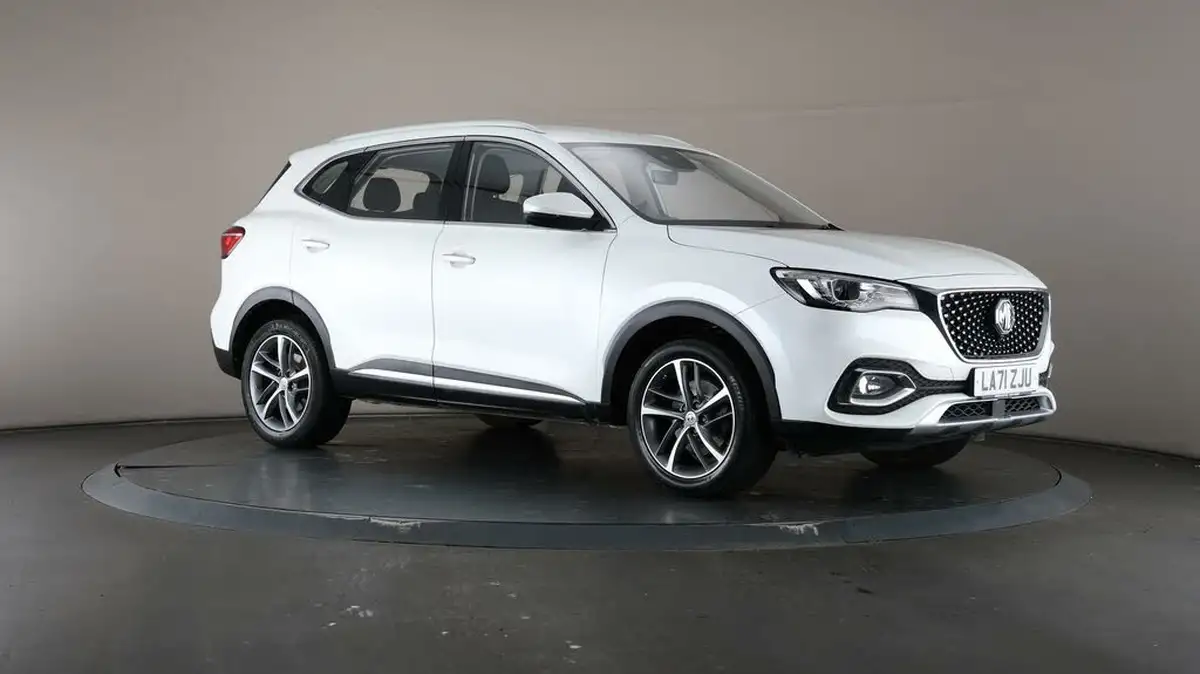 2022-mg-hs-15t-gdi-excite-162ps-big-47