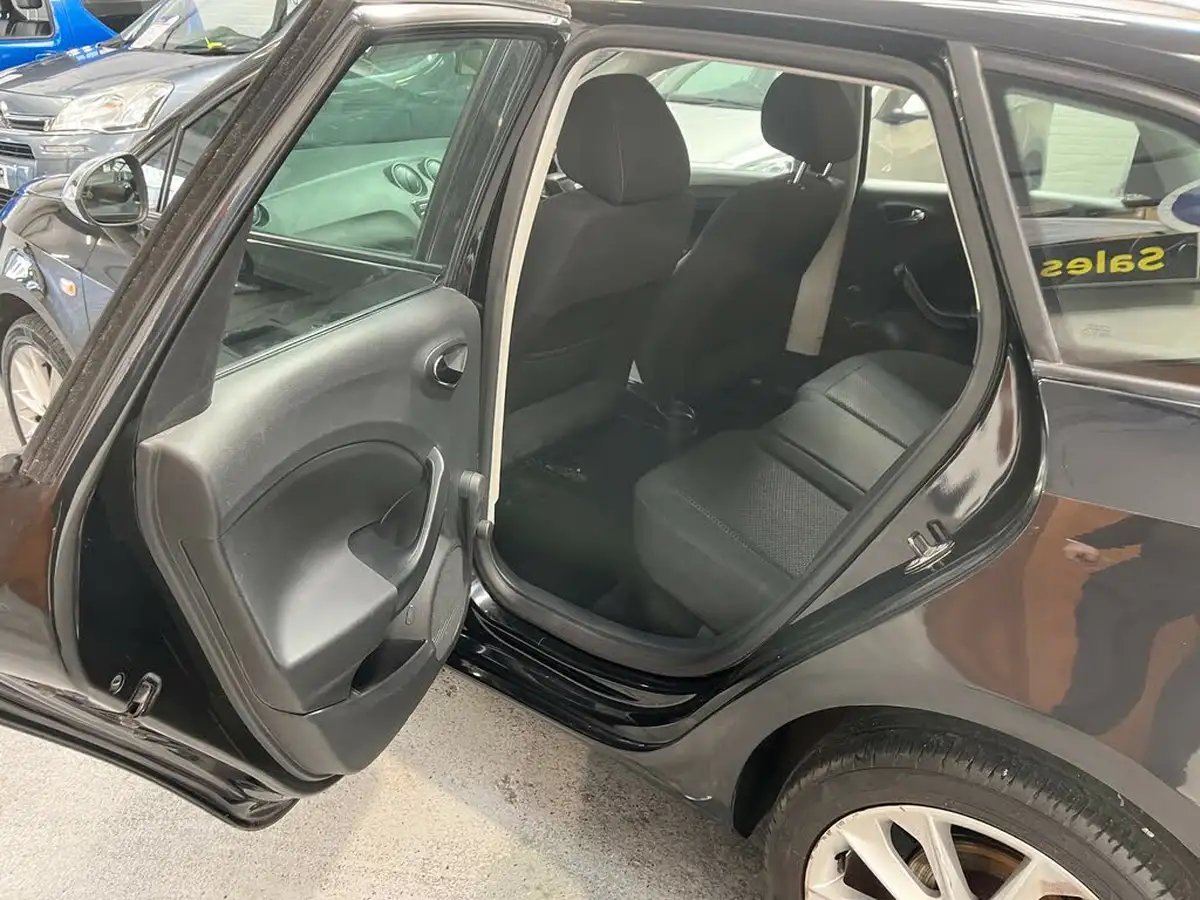 2013-seat-ibiza-12-fr-105-st-estate-5d-big-13