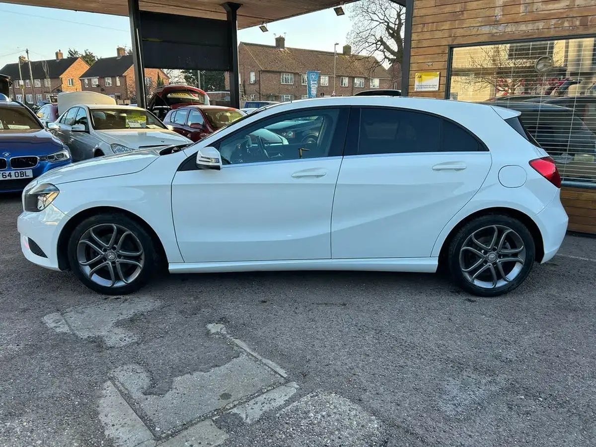 2014-mercedes-benz-a-class-16-a180-sport-big-3