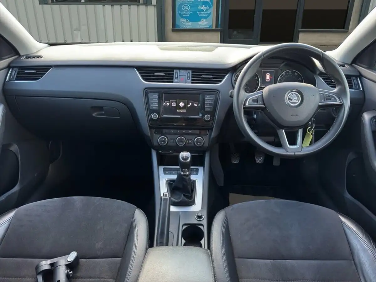 2015-skoda-octavia-big-22