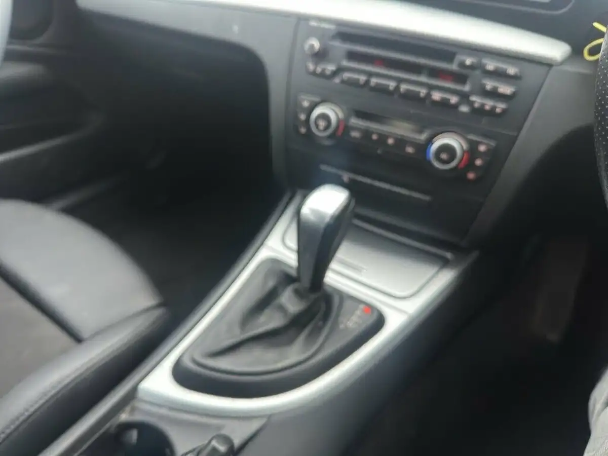 2010-bmw-1-series-20td-118d-m-sport-hatchback-5d-auto-big-9