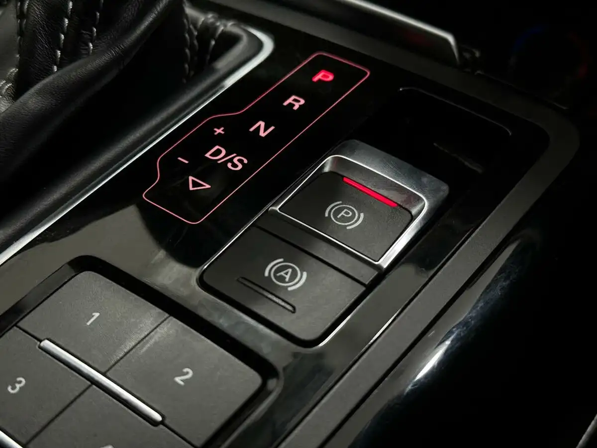 2017-audi-a6-avant-20tdi-ultra-black-edition-s-tronic-big-20