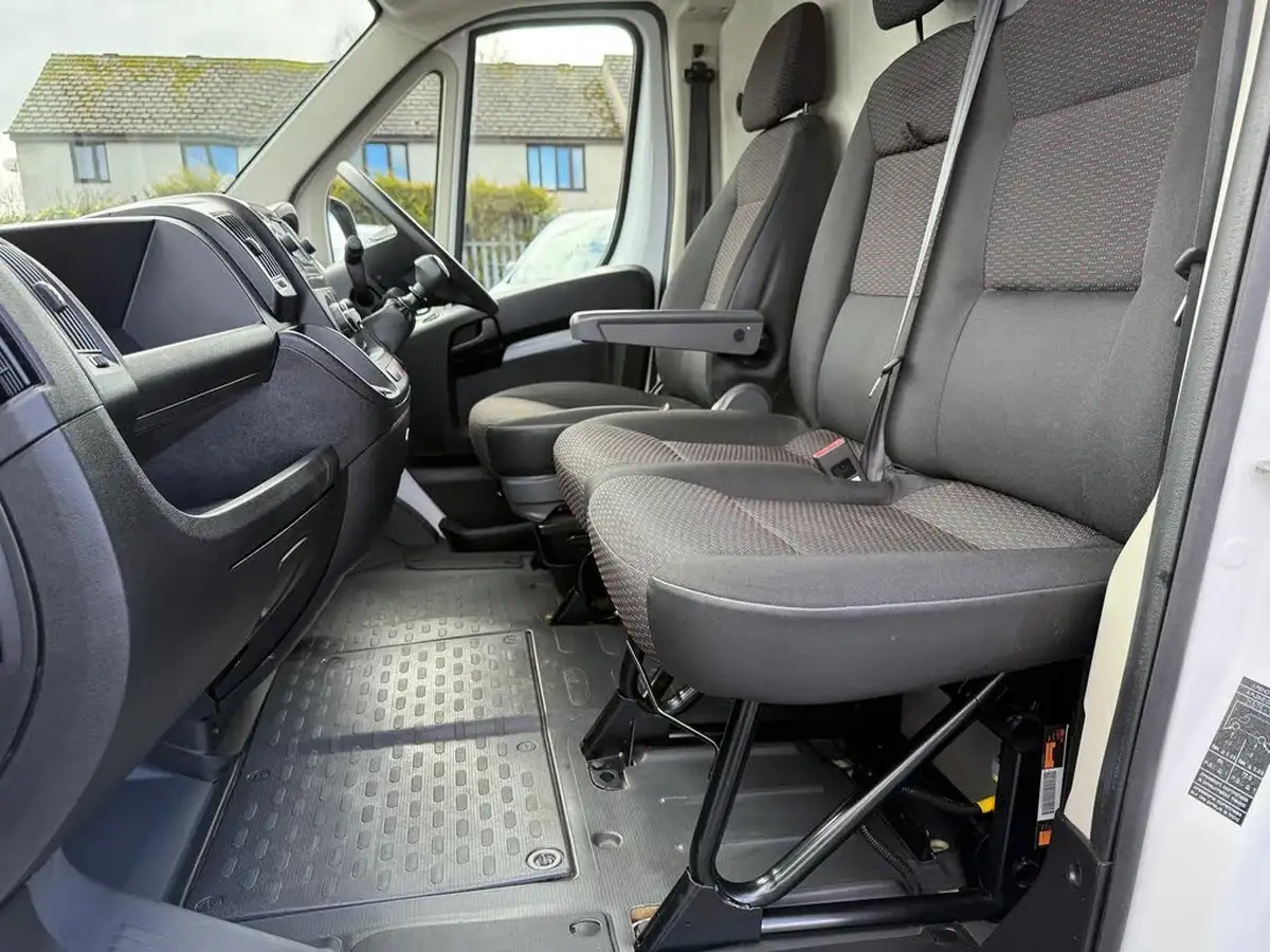 2021-peugeot-boxer-22-bluehdi-professional-435-l3-h2-140bhpeu6dt-big-16