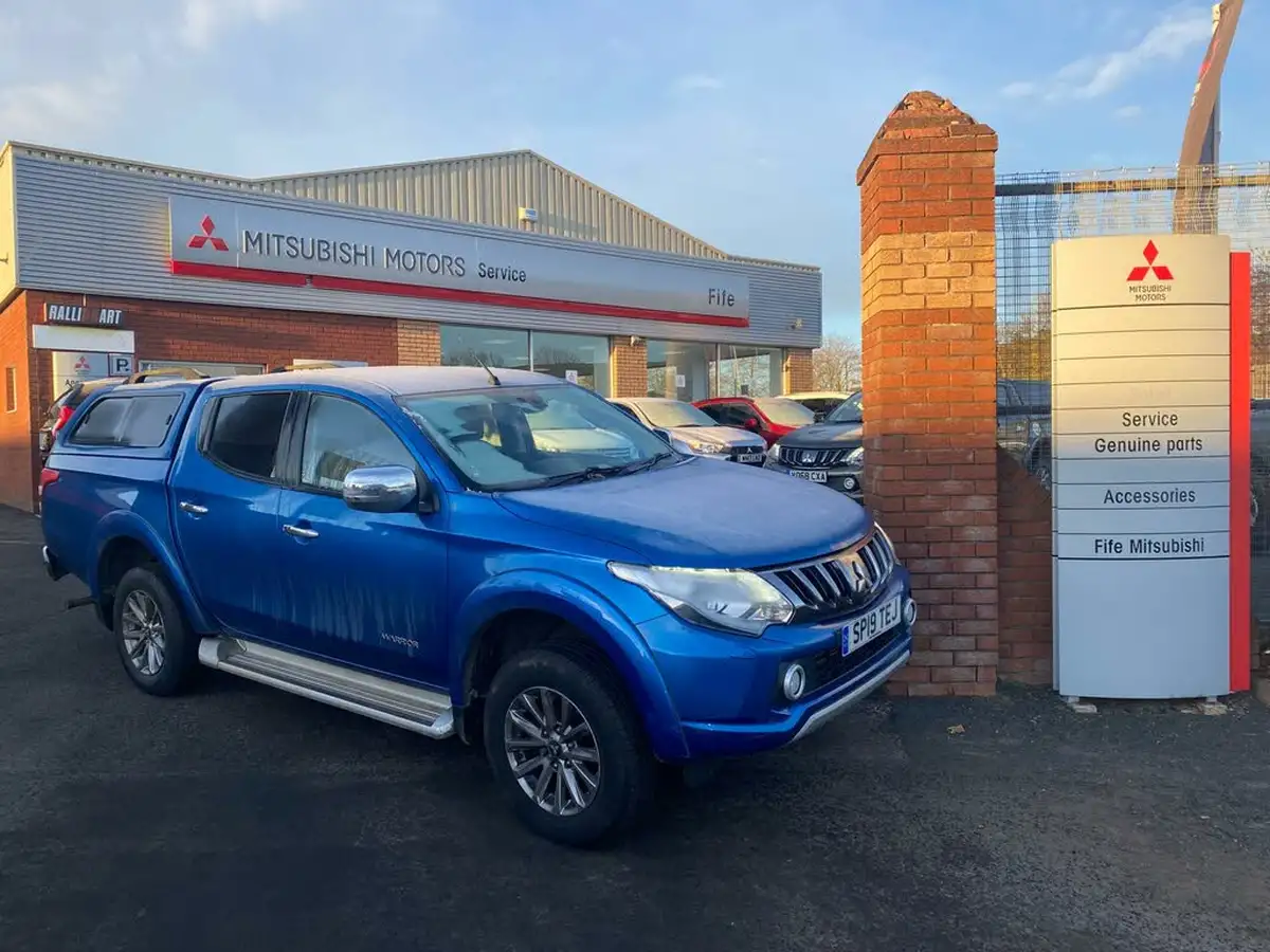 2019-mitsubishi-l200-24di-d-warrior-eu6b-big-0