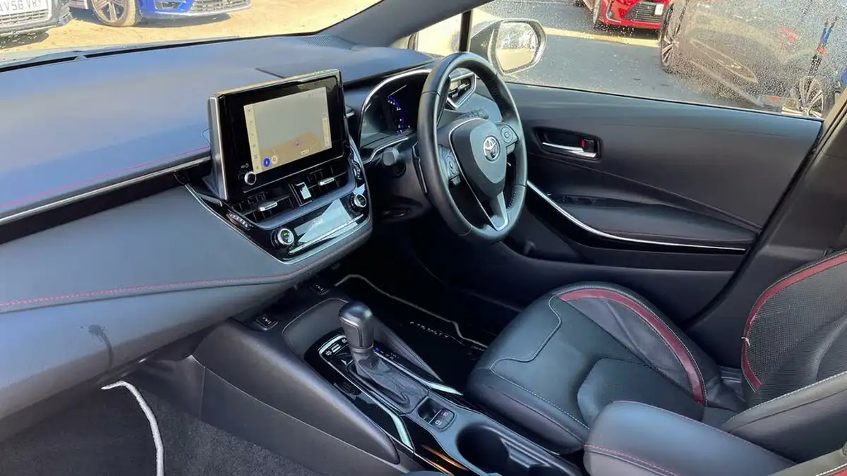 2023-toyota-corolla-20-vvt-i-excel-181bhp-18in-alloy-wheelstrk-touring-sports-big-30