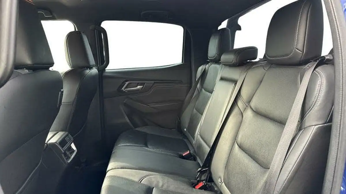 2021-isuzu-d-max-19td-v-cross-auto-big-3