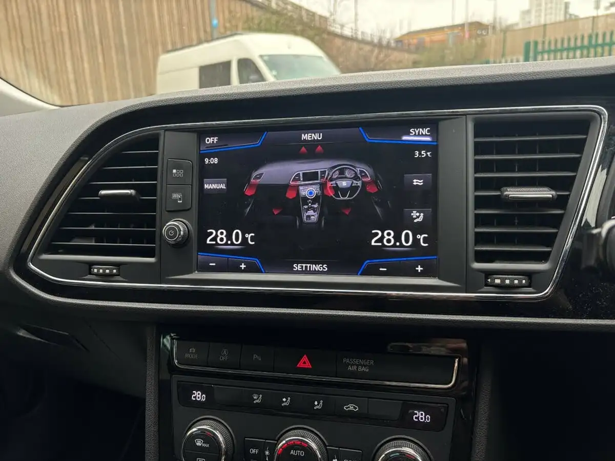 2019-seat-leon-20-tsi-fr-estate-big-37