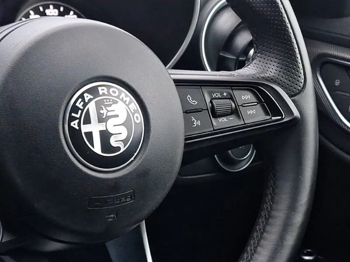 2021-alfa-romeo-giulia-20-sprint-big-10