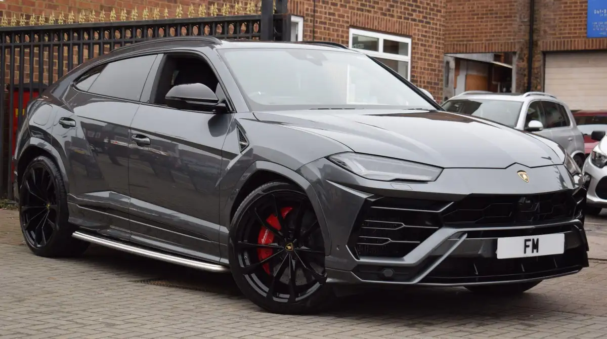 2019-lamborghini-urus-40-no-trim-big-2