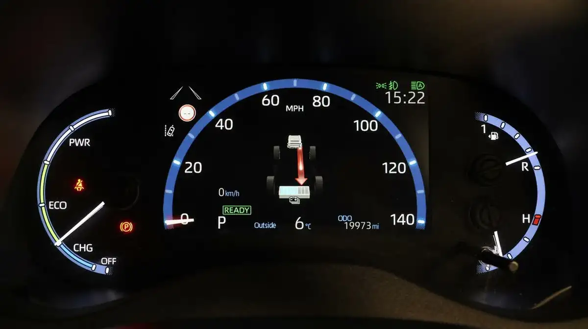 2022-toyota-yaris-cross-15-vvt-i-dynamic-big-9