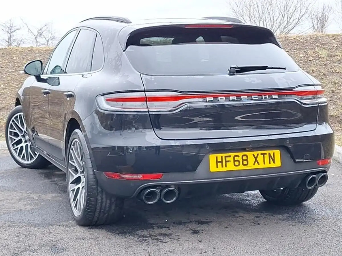 2018-porsche-macan-big-1