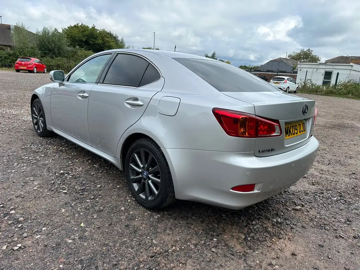 2009-lexus-is-220d-22td-se-i-big-5