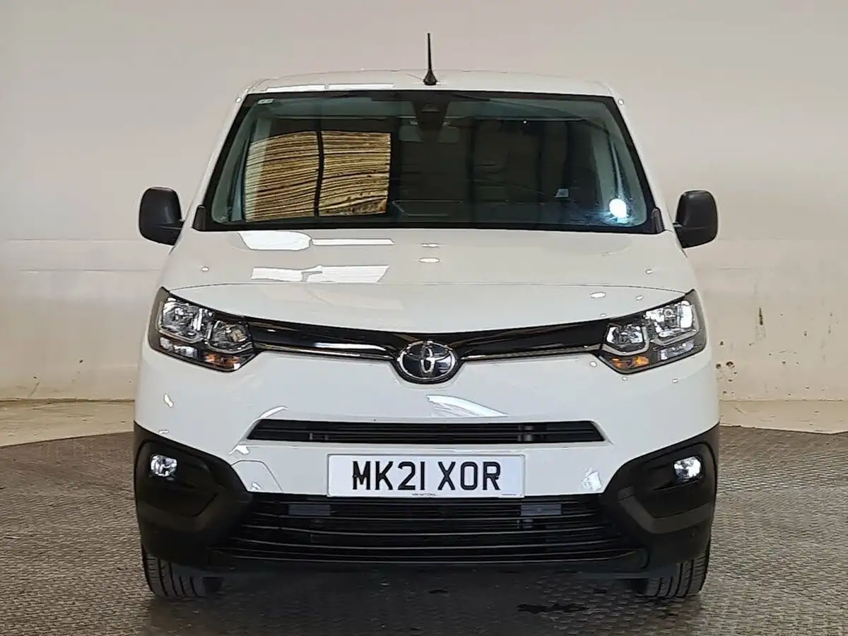 2021-toyota-proace-city-15d-icon-100hpeu6dt-e-l1-big-29