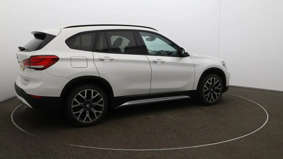 2021-bmw-x1-20-xdrive20i-xline-big-45