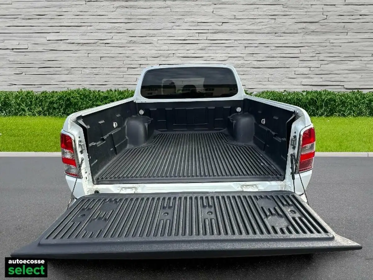 2018-mitsubishi-l200-24di-d-barbarian-eu6-big-26