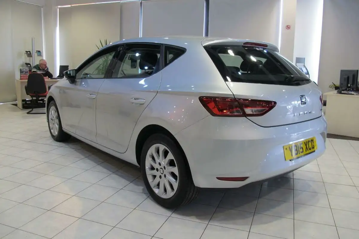 2015-seat-leon-16tdi-se-tech-pack-110ps-hatchback-5d-big-14