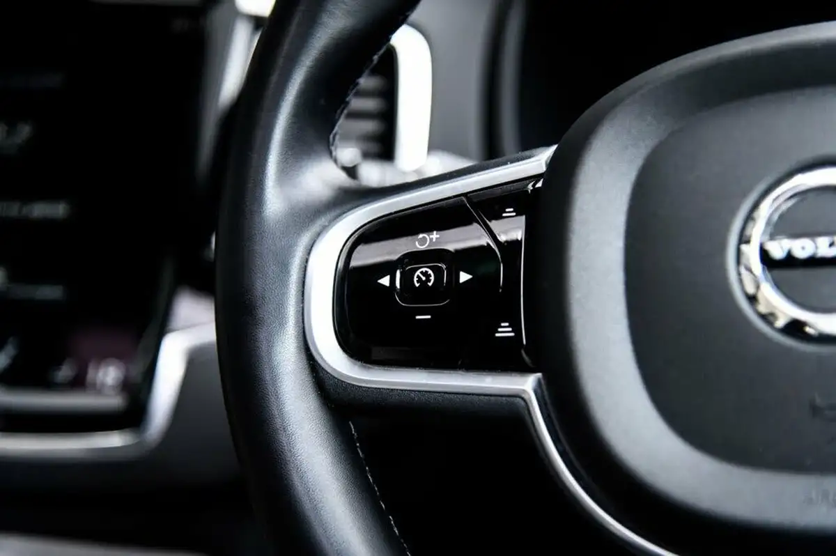 2021-volvo-xc90-20-t8-r-design-pro-455bhp-big-16