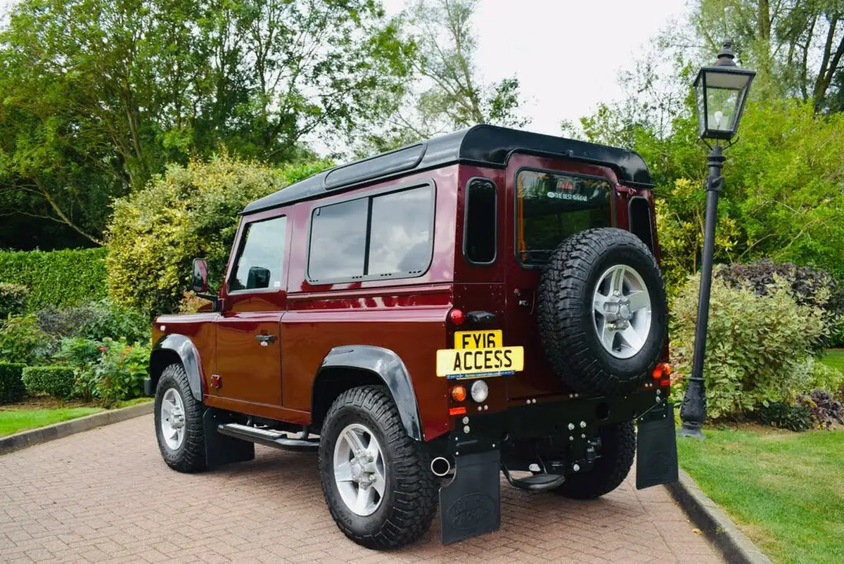 2016-land-rover-90-defender-22td-landmark-22l-d-122bhpeu5-90-big-2