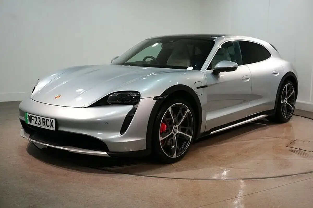2023-porsche-taycan-e-4s-cross-turismo-big-6
