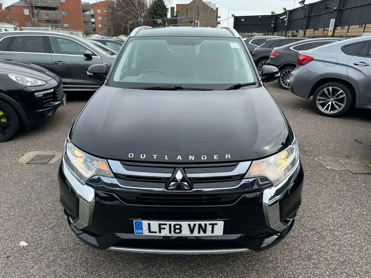 2018-mitsubishi-outlander-20-juro-phev-big-13