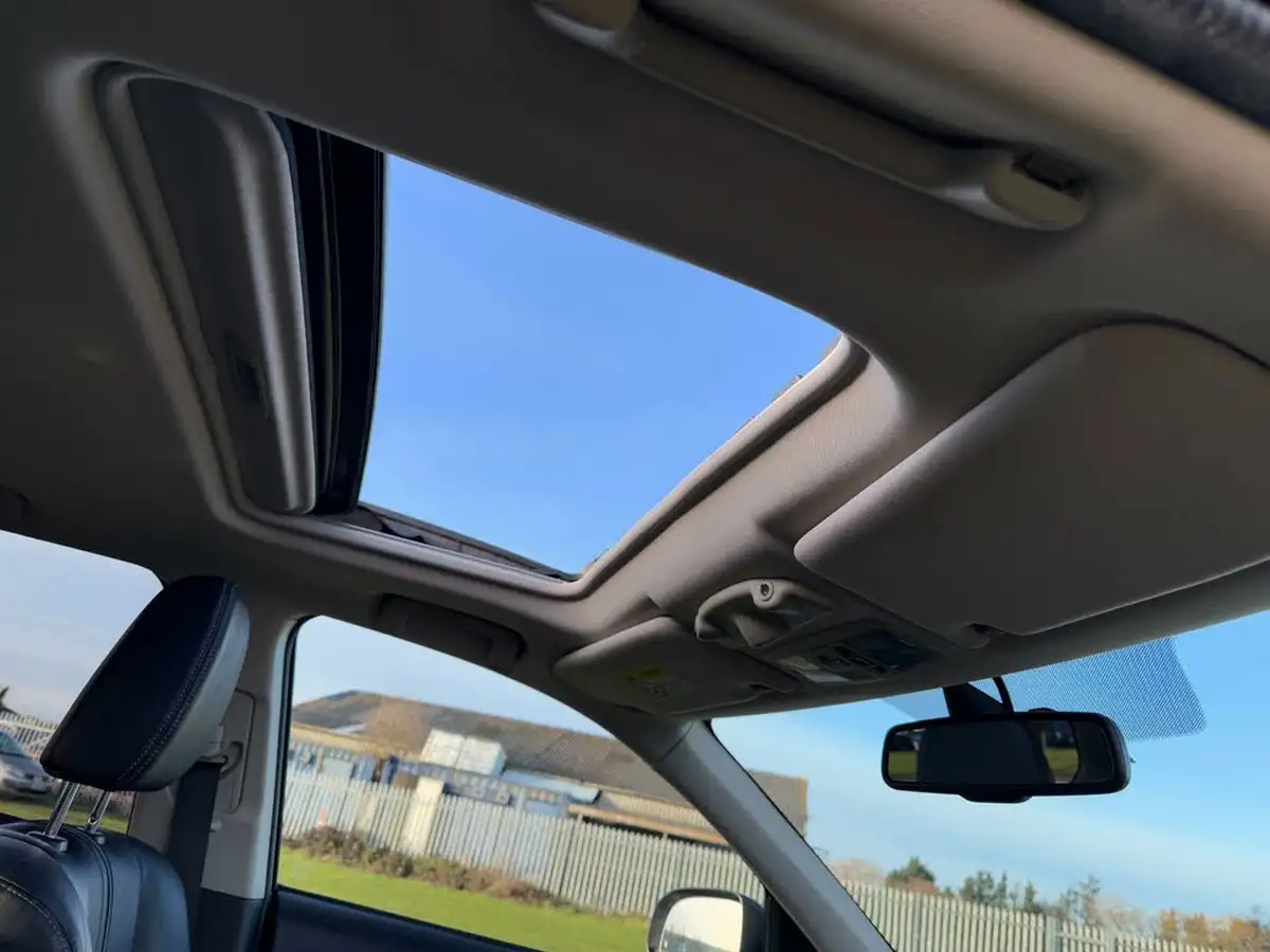 2016-mitsubishi-outlander-20-4h-phev-big-1