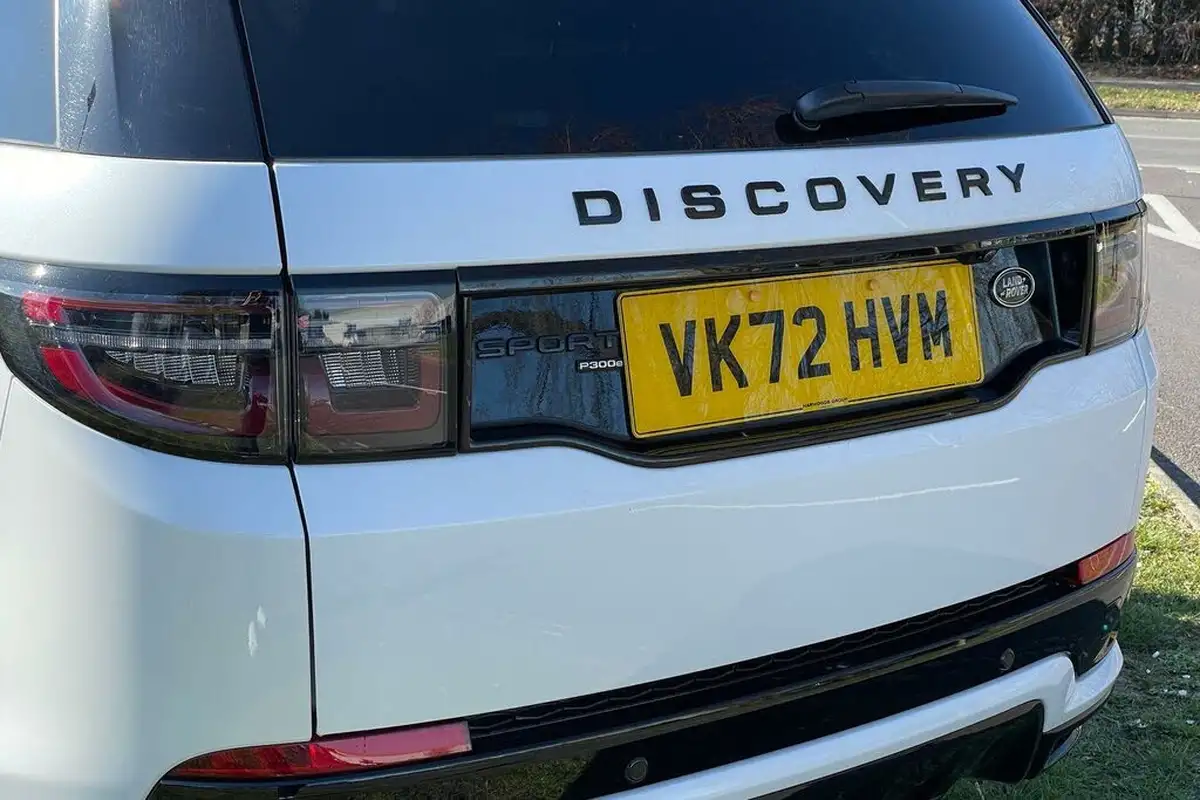 2022-land-rover-discovery-sport-15-p300e-r-dynamic-hse-big-49