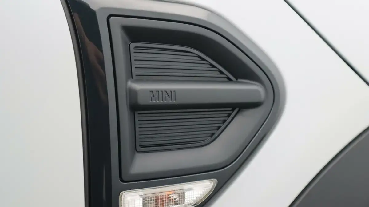 2020-mini-countryman-15-cooper-classic-auto-big-22