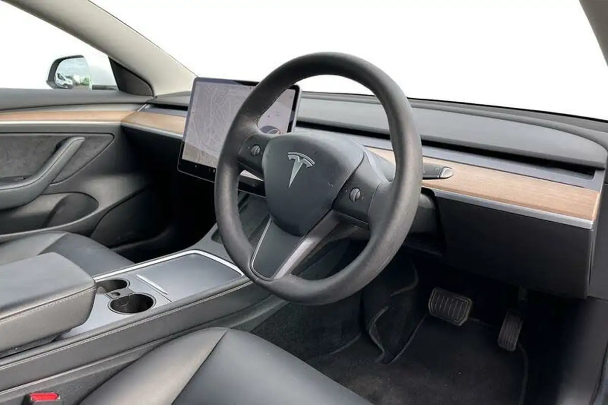 2021-tesla-model-3-e-long-range-awd-big-8