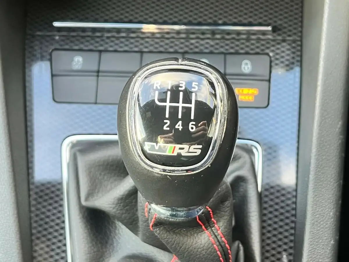 2019-skoda-octavia-20-tsi-vrs-hatchback-big-48