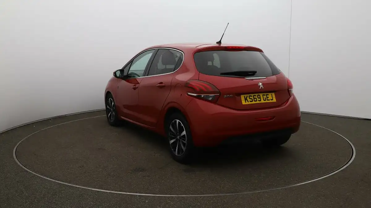 2019-peugeot-208-15-bluehdi-tech-edition-big-59