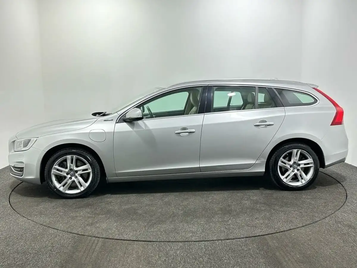 2017-volvo-v60-24td-d6-se-lux-big-4