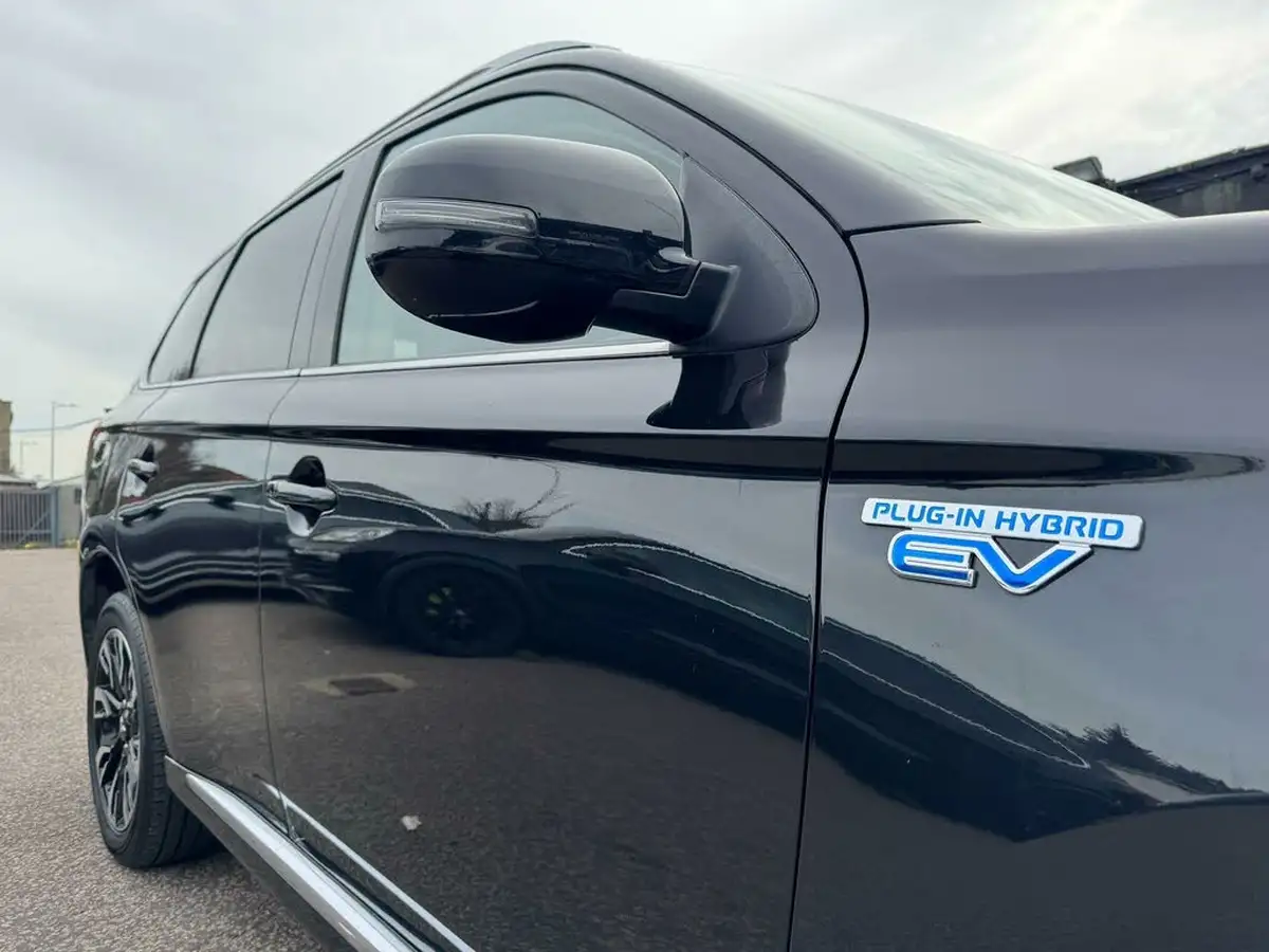 2018-mitsubishi-outlander-20-juro-phev-big-61