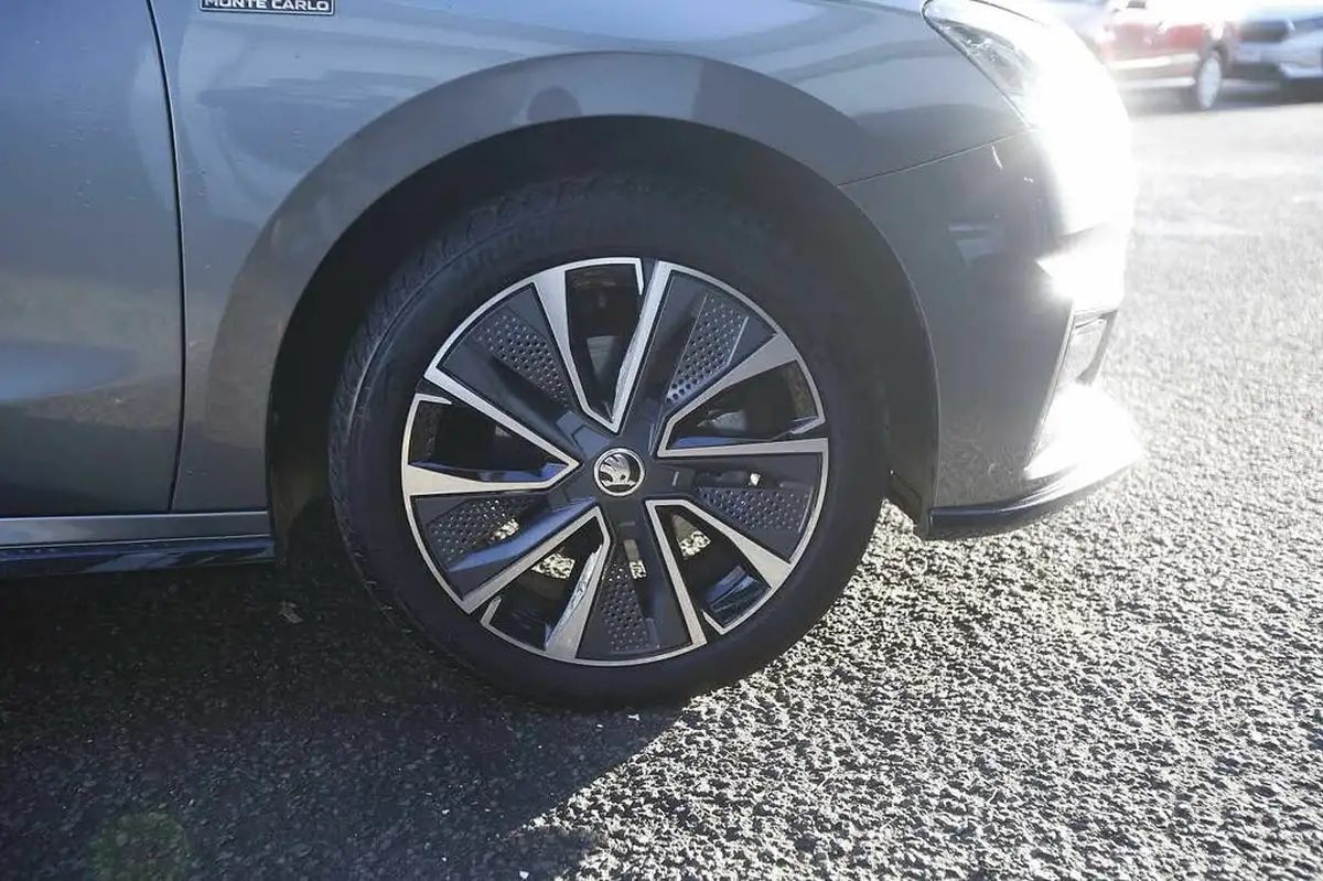 2024-skoda-fabia-10-tsi-monte-carlo-110ps-dsg-big-4
